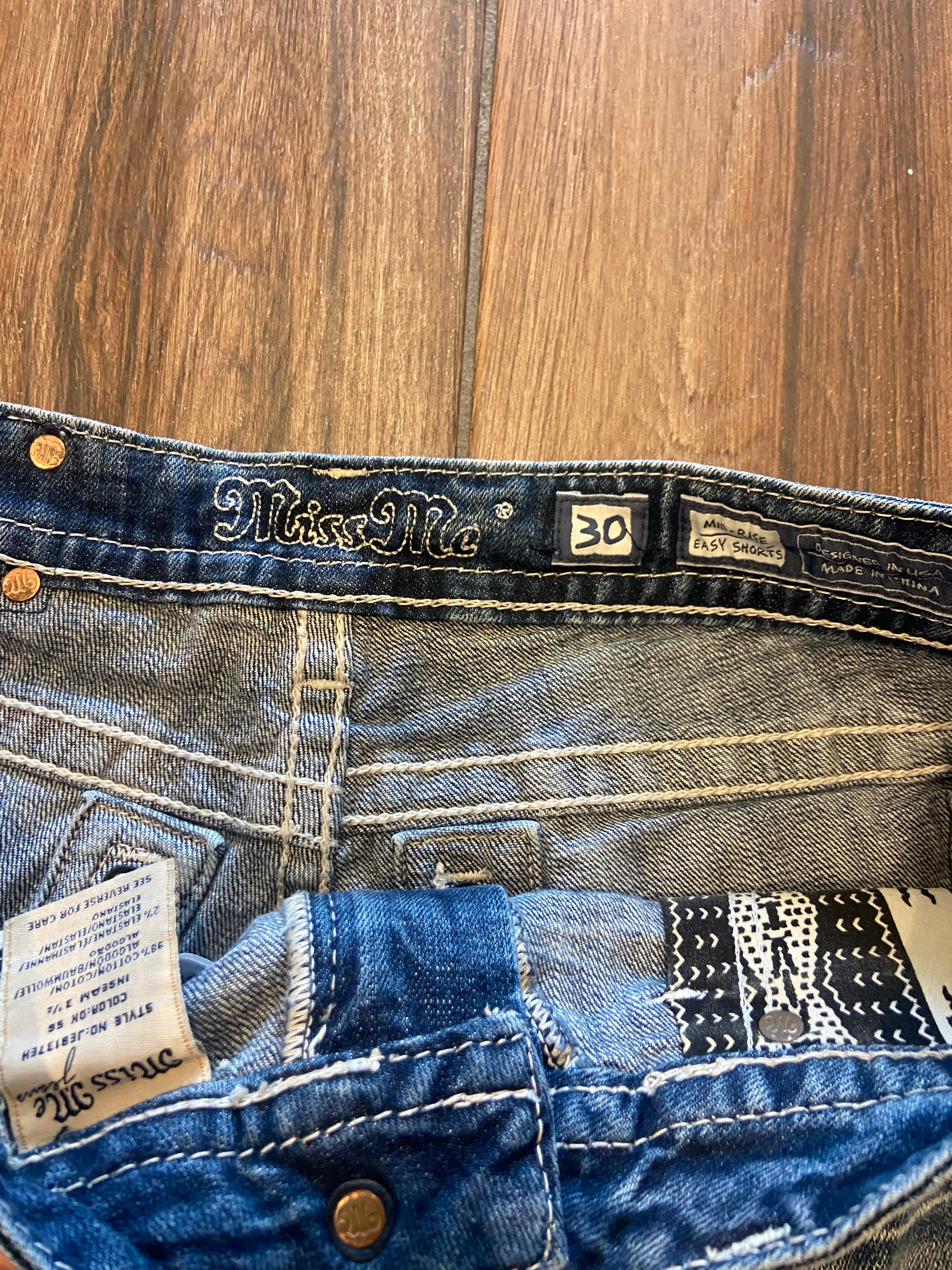Miss Me Jean Shorts, size 30