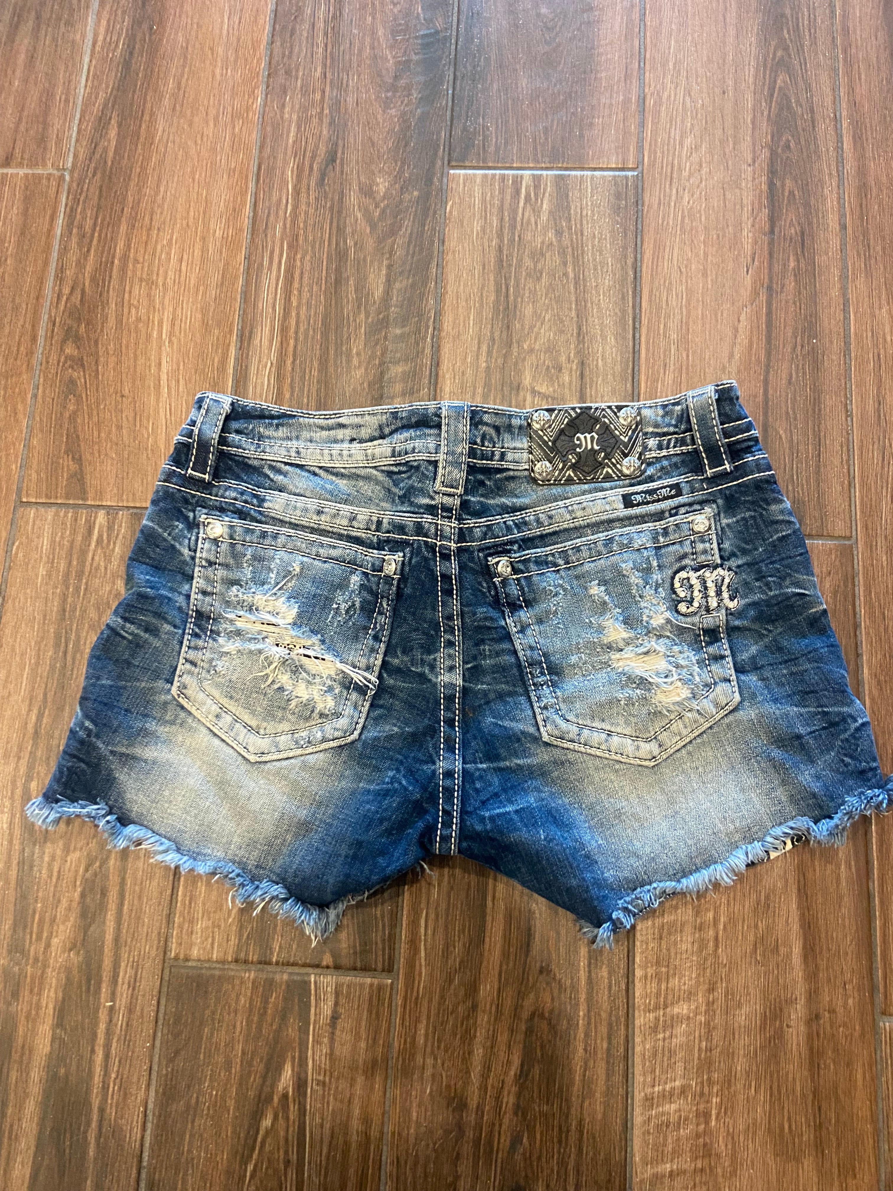 Miss Me Jean Shorts, size 30